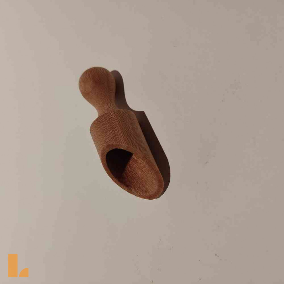 سرتاس کوچک چوبی تیره اسپادانا